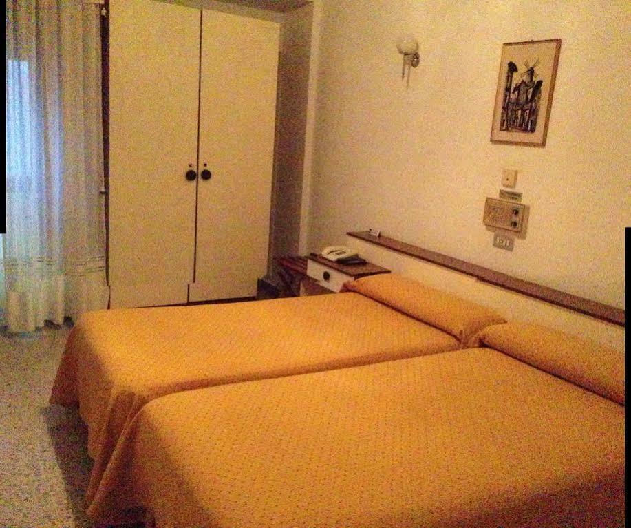 Hotel Puente De Los Santos Tapia De Casariego Luaran gambar