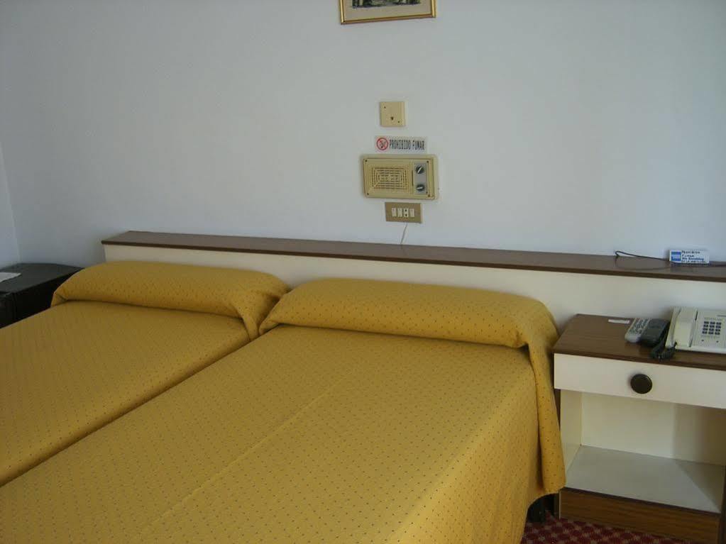 Hotel Puente De Los Santos Tapia De Casariego Luaran gambar
