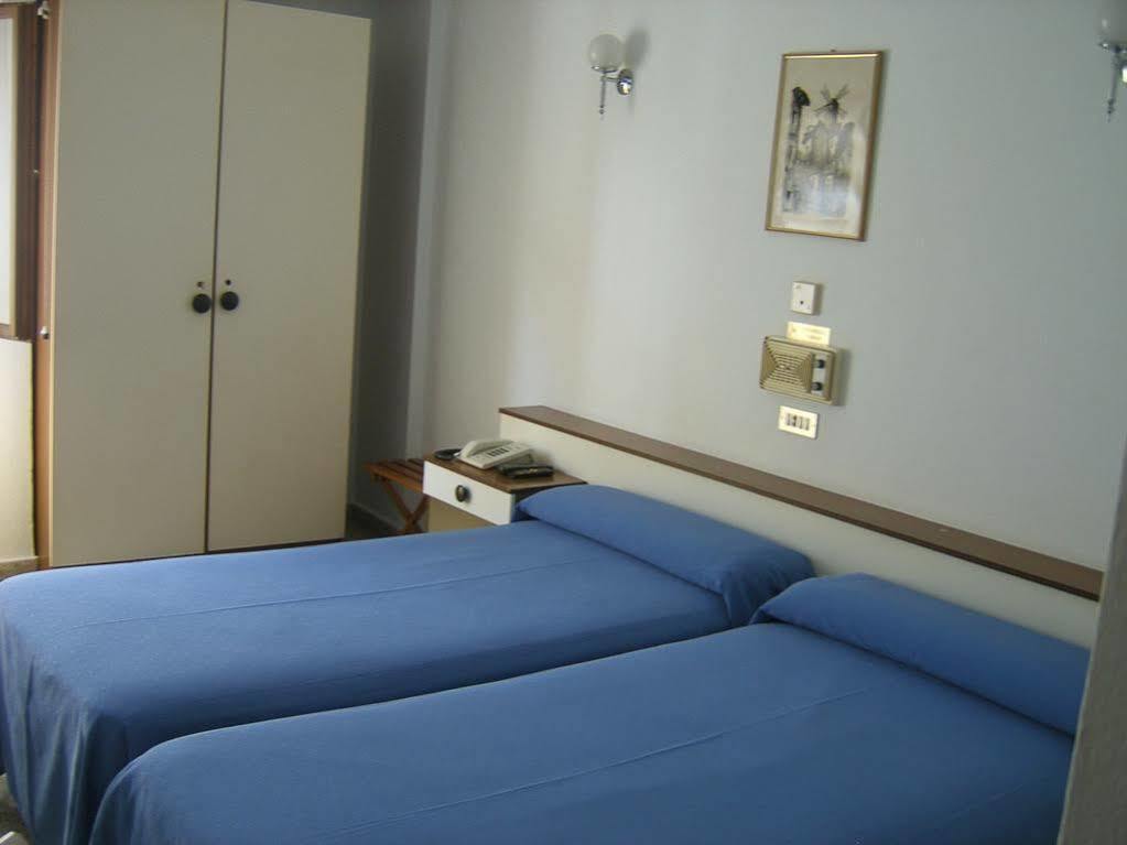 Hotel Puente De Los Santos Tapia De Casariego Luaran gambar