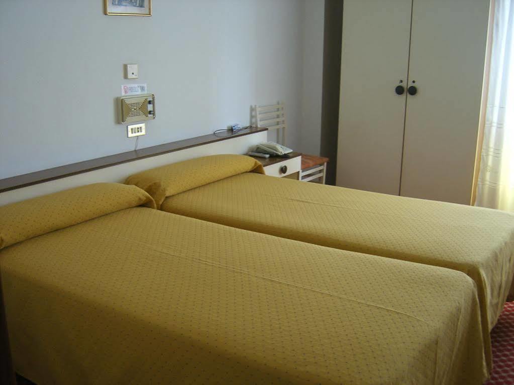 Hotel Puente De Los Santos Tapia De Casariego Luaran gambar