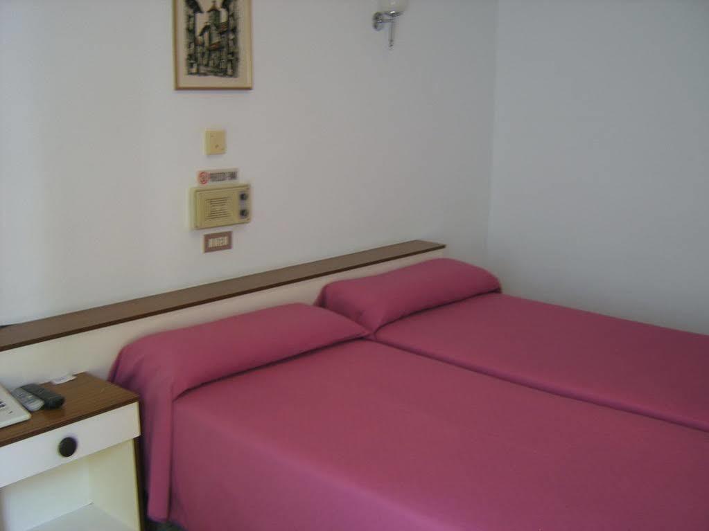 Hotel Puente De Los Santos Tapia De Casariego Luaran gambar